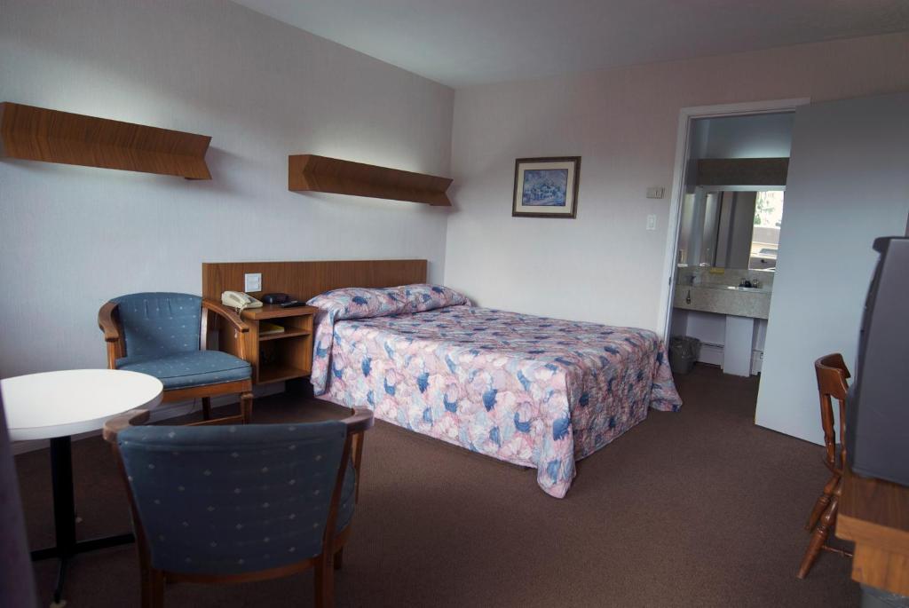 Daigle'S Motel Saint Leonard Room photo