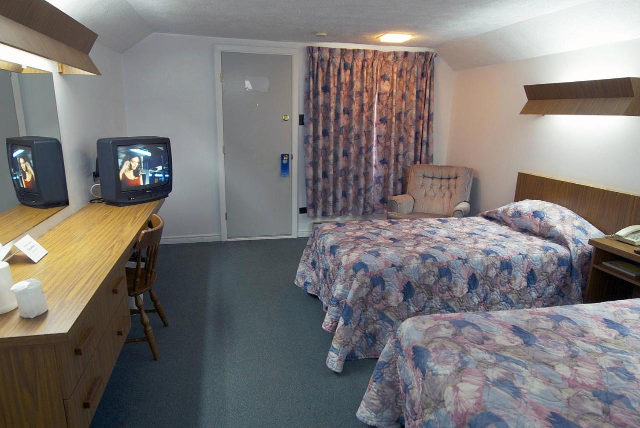Daigle'S Motel Saint Leonard Room photo