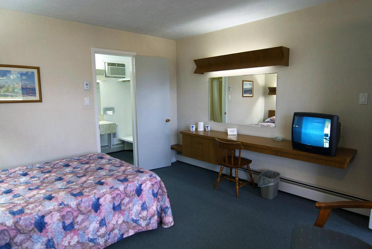 Daigle'S Motel Saint Leonard Room photo