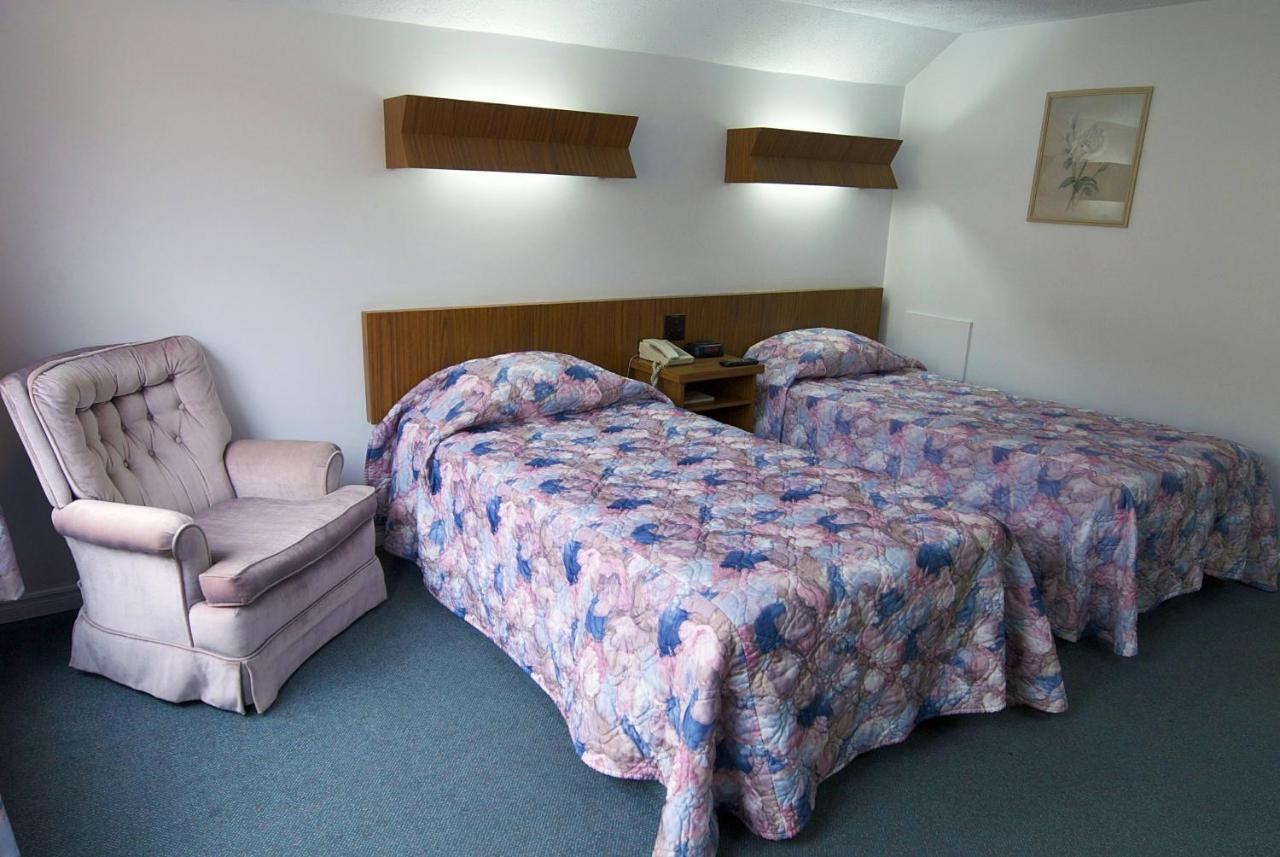 Daigle'S Motel Saint Leonard Room photo