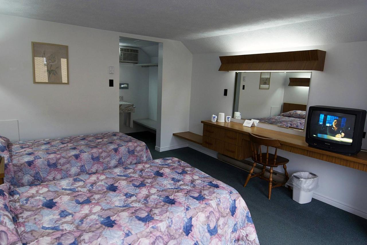 Daigle'S Motel Saint Leonard Room photo